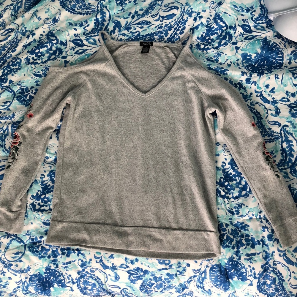 Rue 21 Cold shoulder top